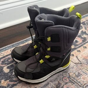Kamik Kids Snow Boots - warm and waterproof. Easy on/off.